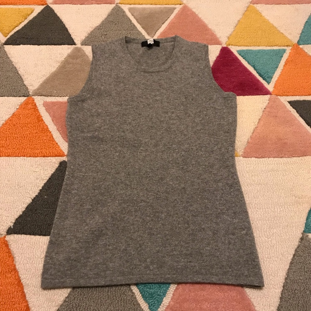 Saks fifth avenue cashmere sleeveless sweater